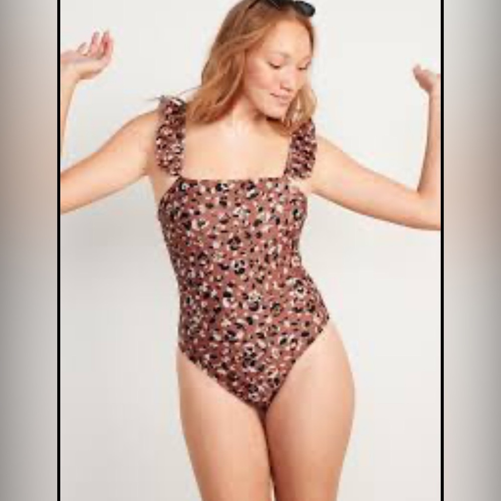 Old Navy Square-Neck Ruffled Strap French-Cut One-Piece Swimsuit